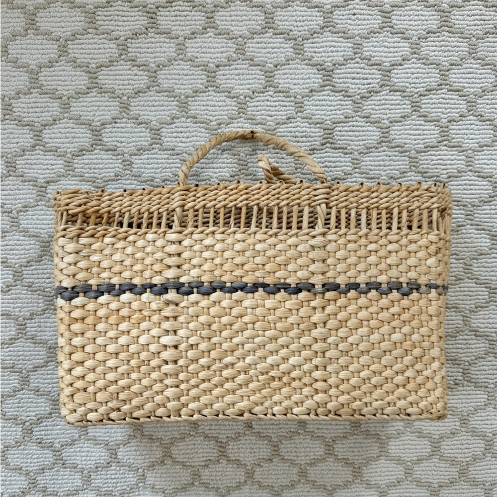 Vintage straw tote bag